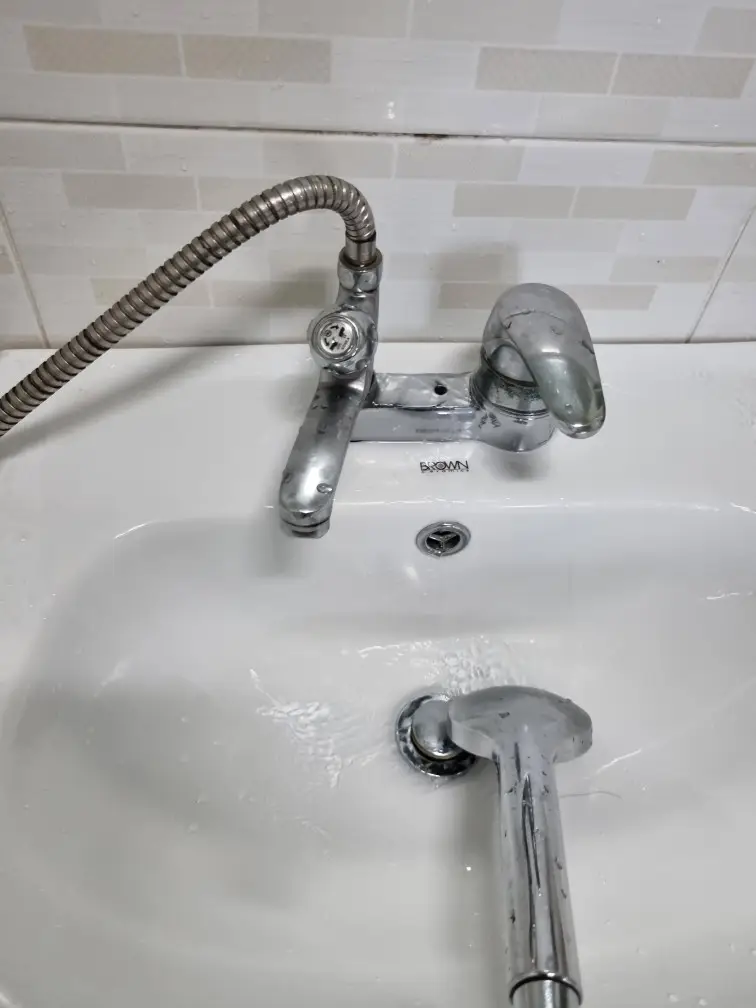 세면대 샤워겸용 수전 교체 - 기능성과 편의성을 높이는 방법 - 막힘해결119